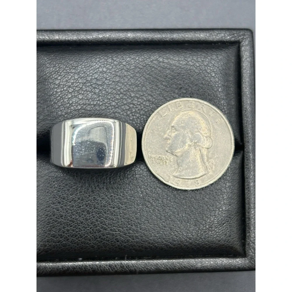 New Condition Sterling Silver Large Plain Signet Ring 925 Size 10 J3